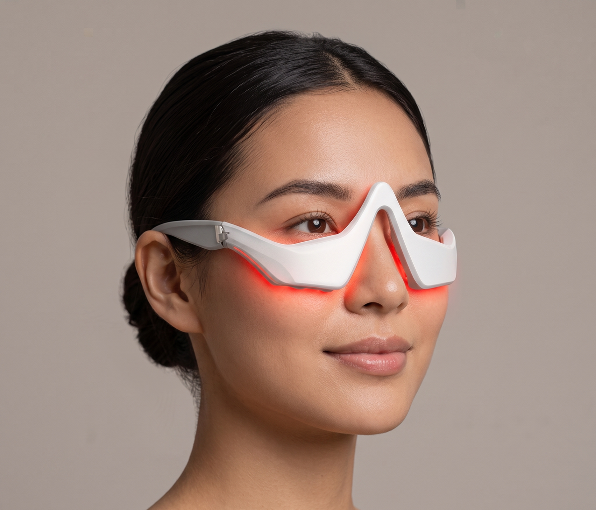 Adreluma 3D Eye Massager worn during a five-minute session