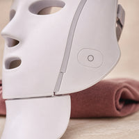 Detalle del panel de control de la Mascarilla Facial LED Adreluma